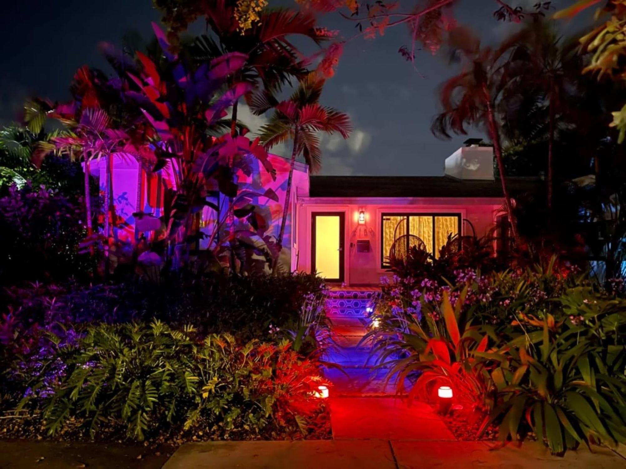 Experience Magic: Tropical Pool Escape Holiday home Miami